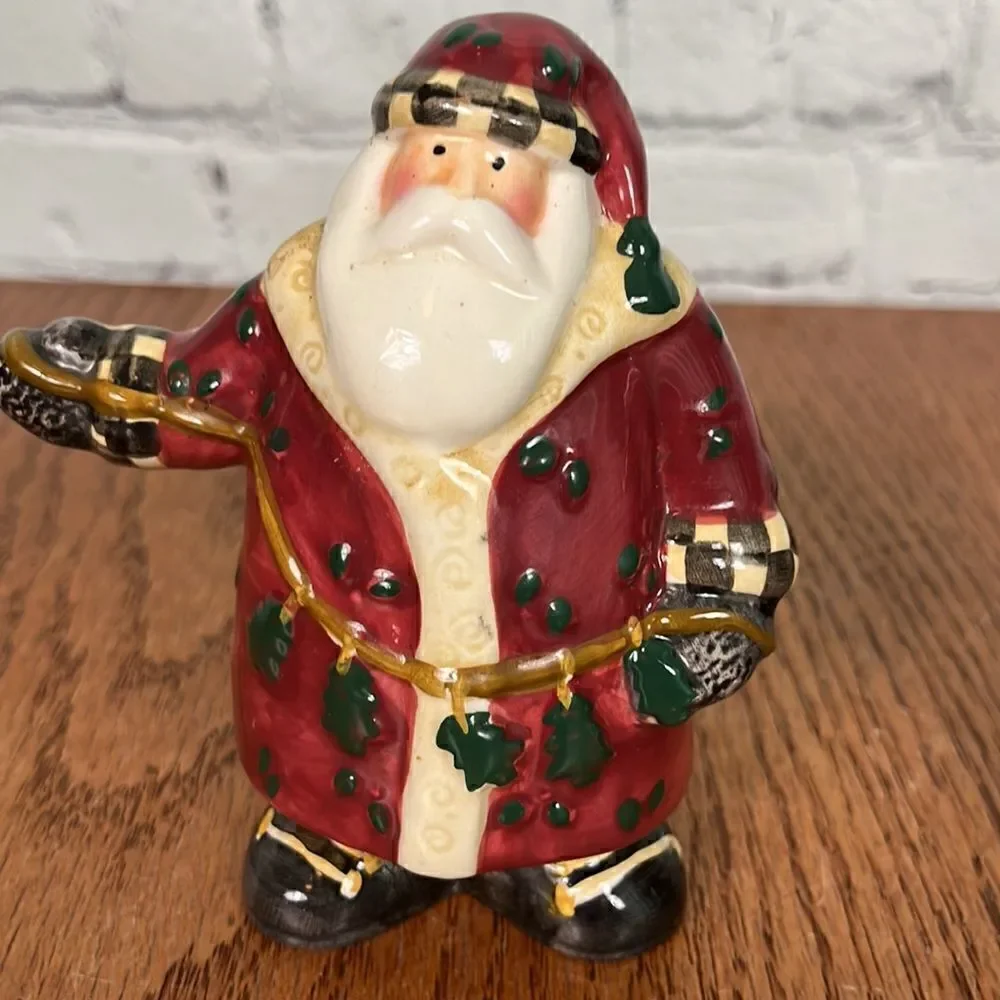 Sakura The Magic of Santa Clause Salt Pepper Shaker Set Ceramic Hand Painted 5”
